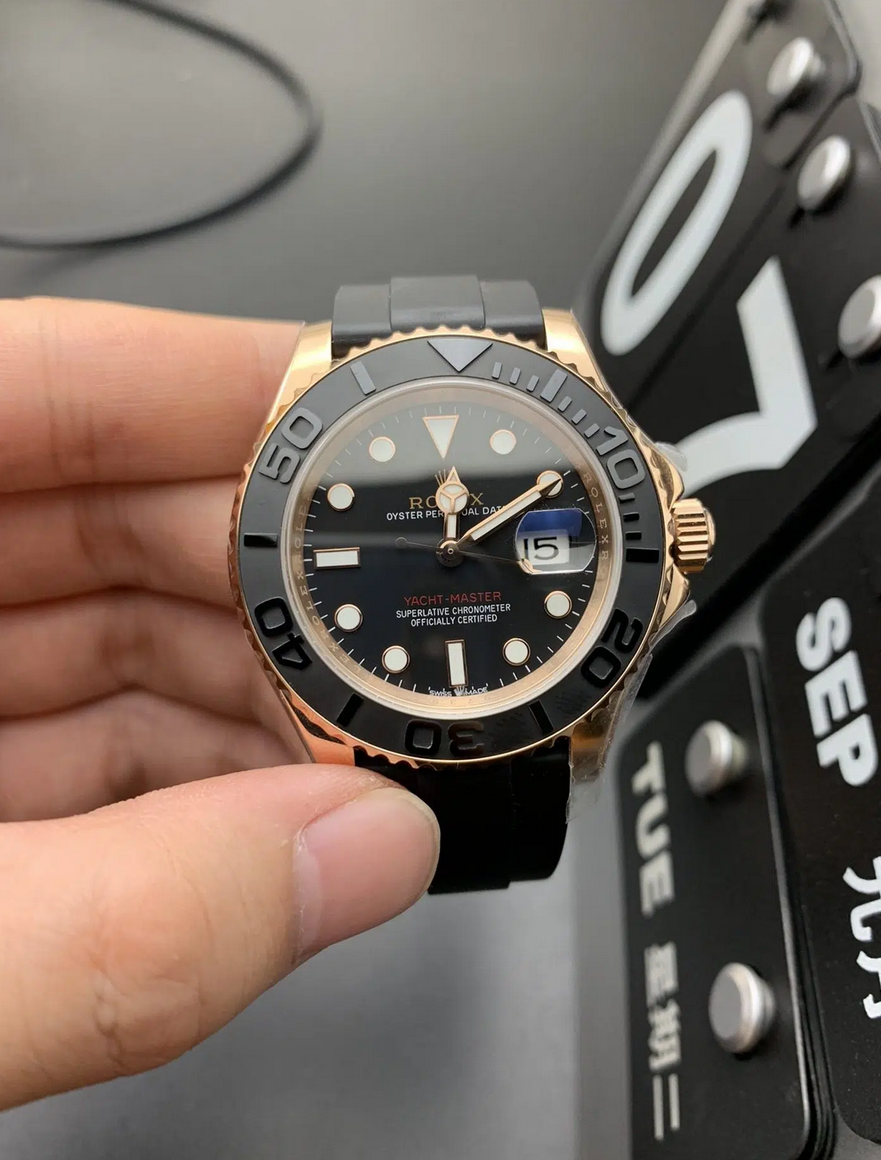 Rolex Yacht-Master 40 mm Rose Gold Oysterflex