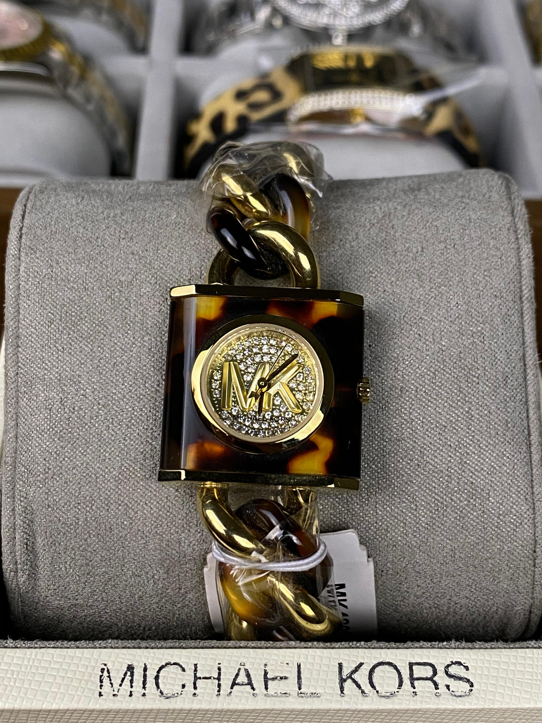 Michael Kors – Tortoise Shell & Gold Bracelet – MK Logo Dial with Crystals – Original