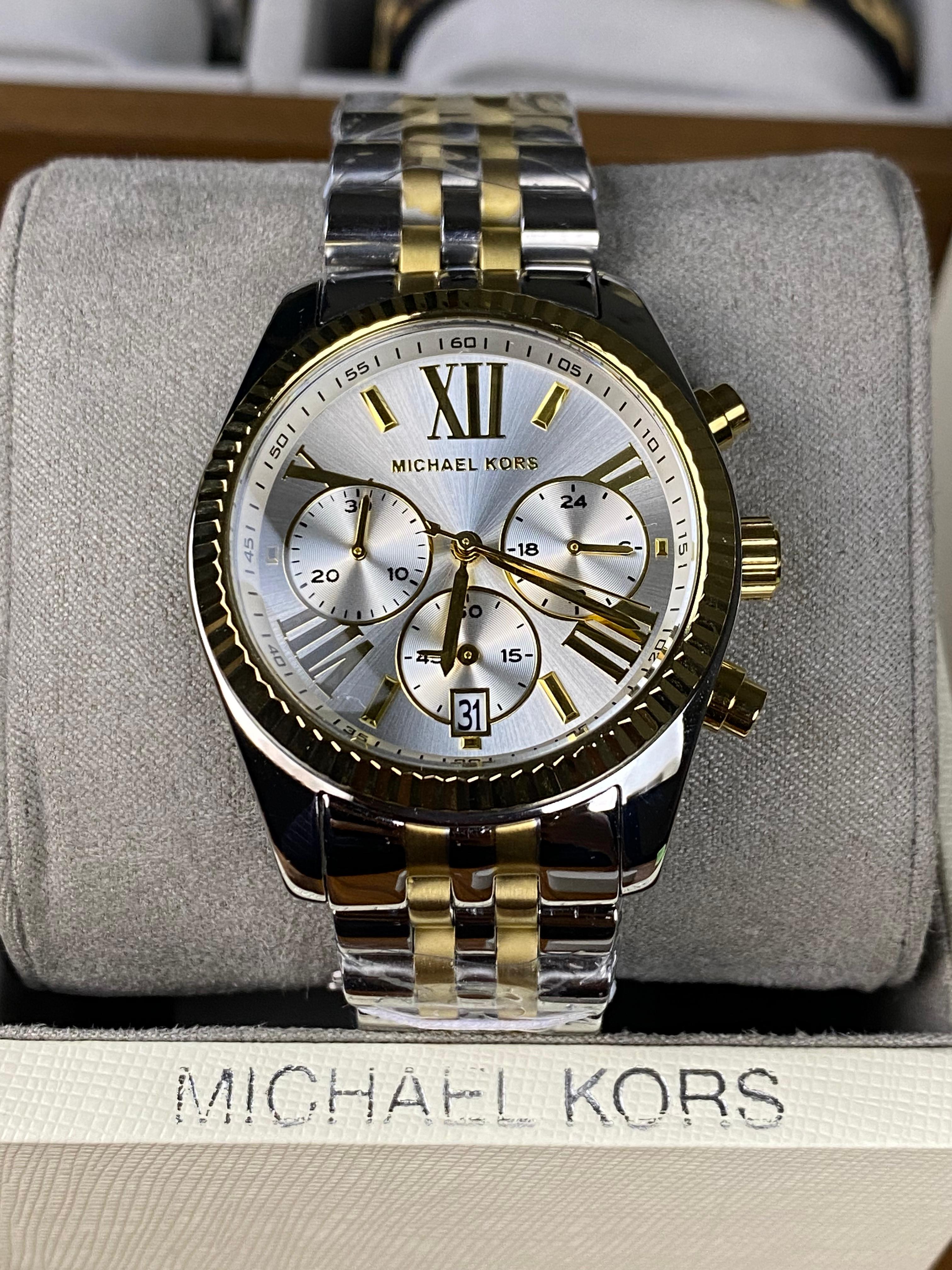 Michael Kors – White Chronograph Dial – Two Tone Bracelet Michael Kors – White Chronograph Dial – Two Tone Bracelet