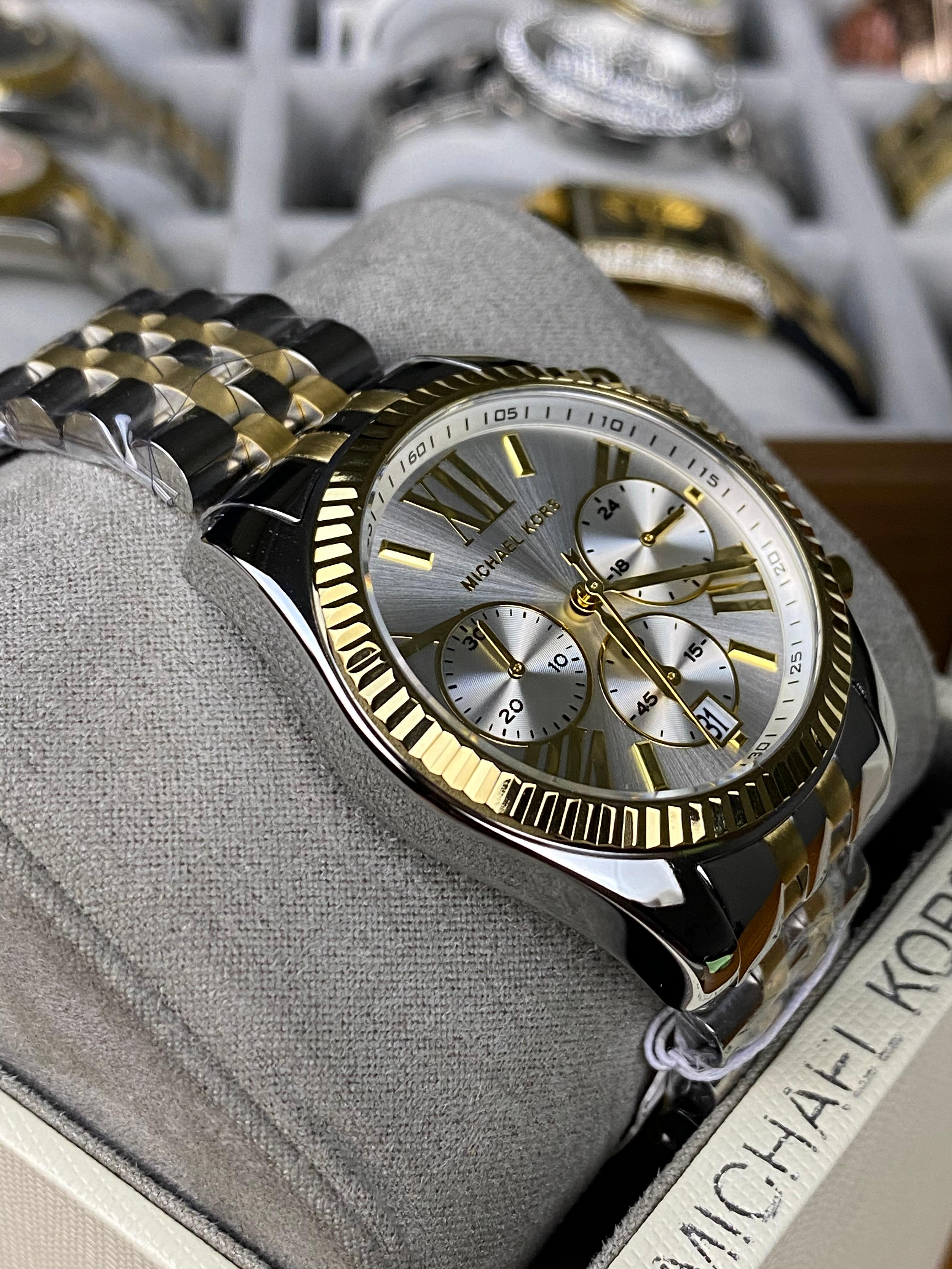 Michael Kors – White Chronograph Dial – Two Tone Bracelet Michael Kors – White Chronograph Dial – Two Tone Bracelet