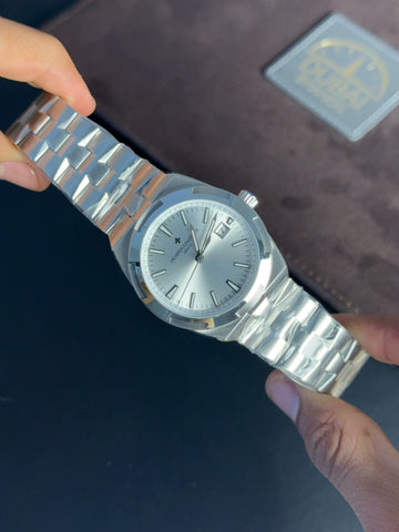 Vacheron Constantin Overseas Silver Sunburst Dial Stainless Steel Integrated Bracelet