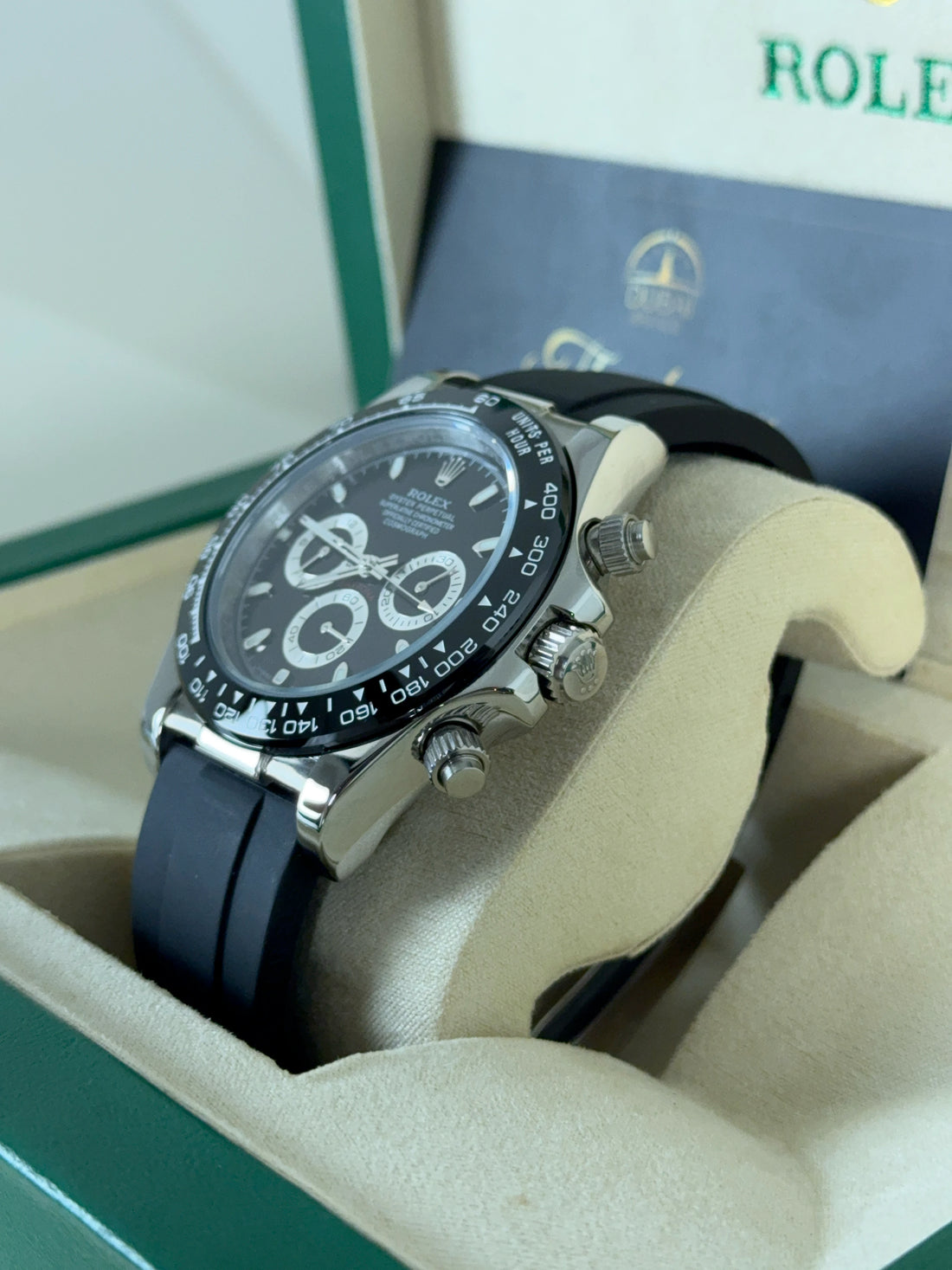 ساعة OYSTER FLEX DEYTONA COSMOGRAPH كرونوغراف بقرص ذهبي وأسود