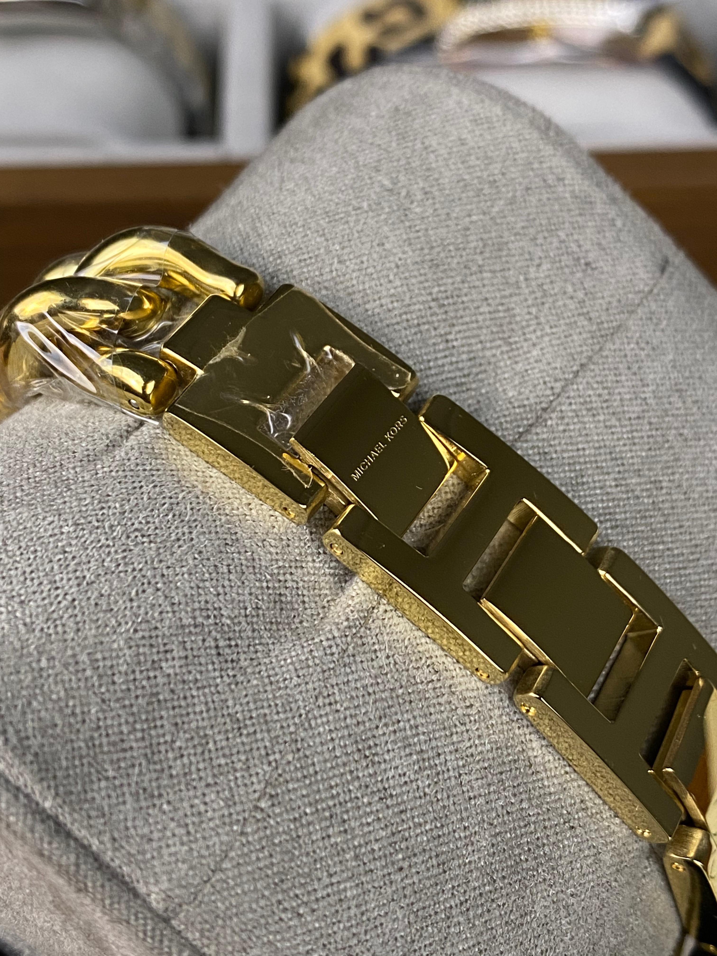 Michael Kors – Tortoise Shell & Gold Bracelet – MK Logo Dial