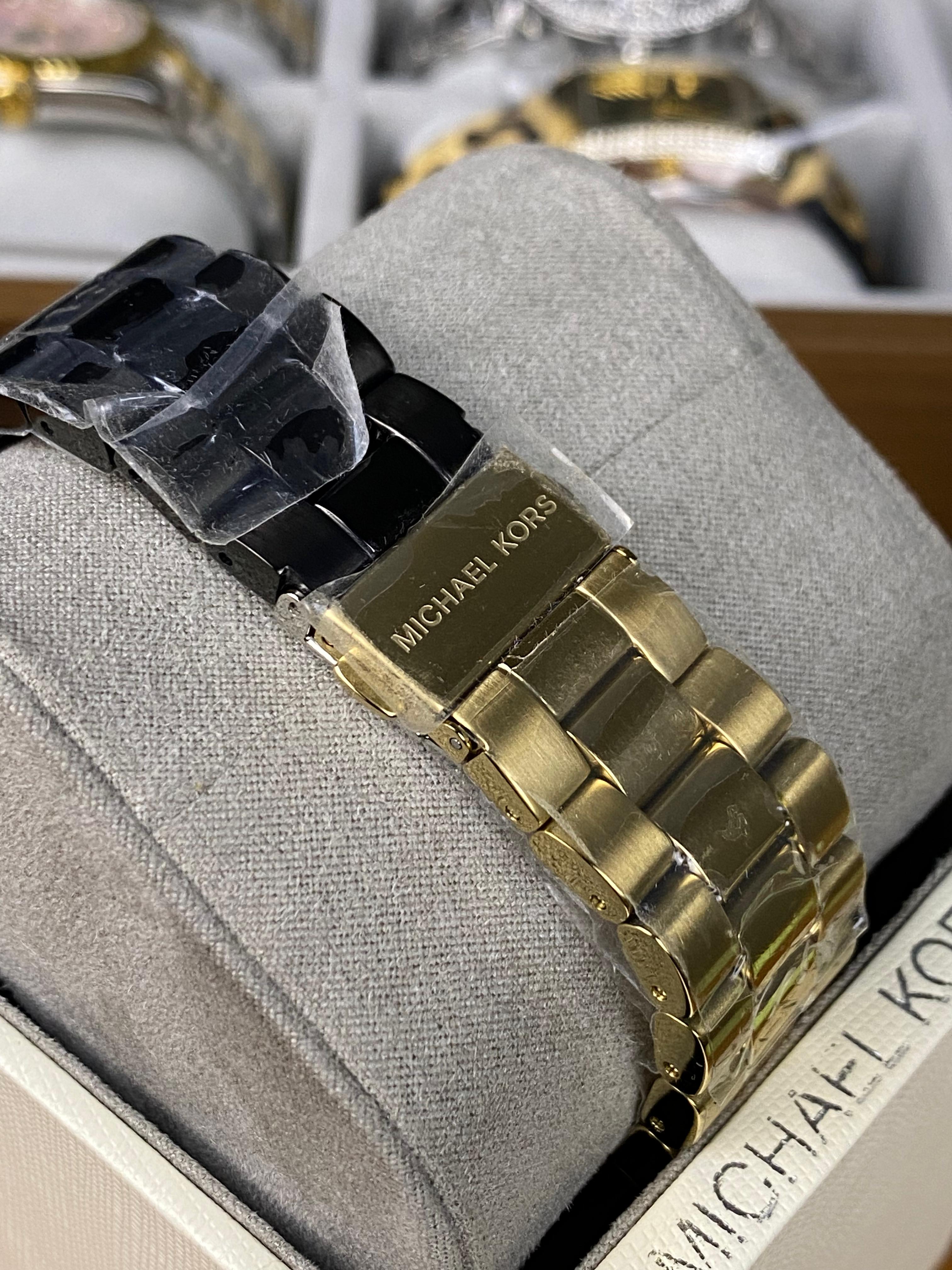 Michael Kors – Black & Gold Chronograph Dial – Two Tone Bracelet – Ori